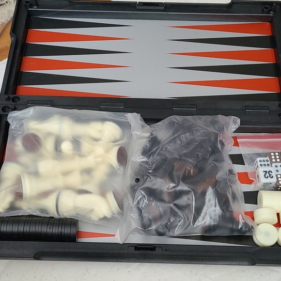 Chess set - Picture 2 of 2